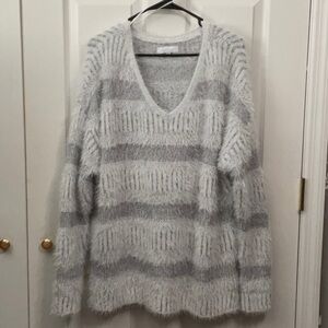 New Directions sweater. Gray and white. Size XL